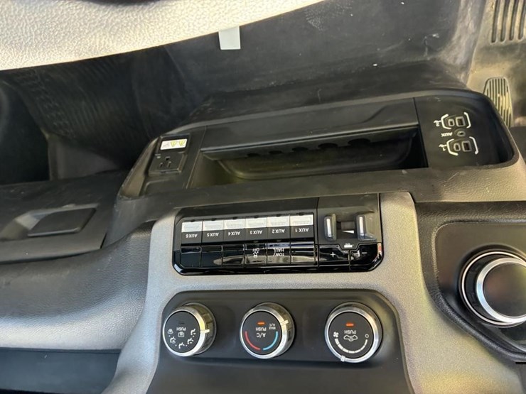 2021-ram-2500-hd-image-17