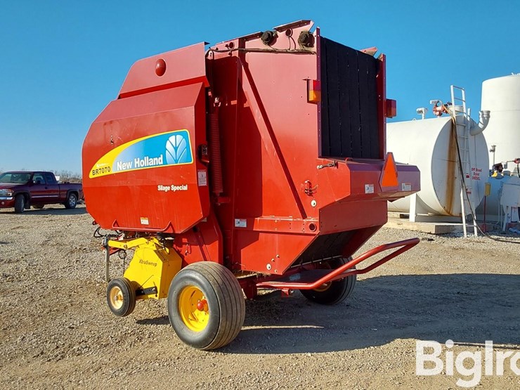 2012-new-holland-br7070-image-7