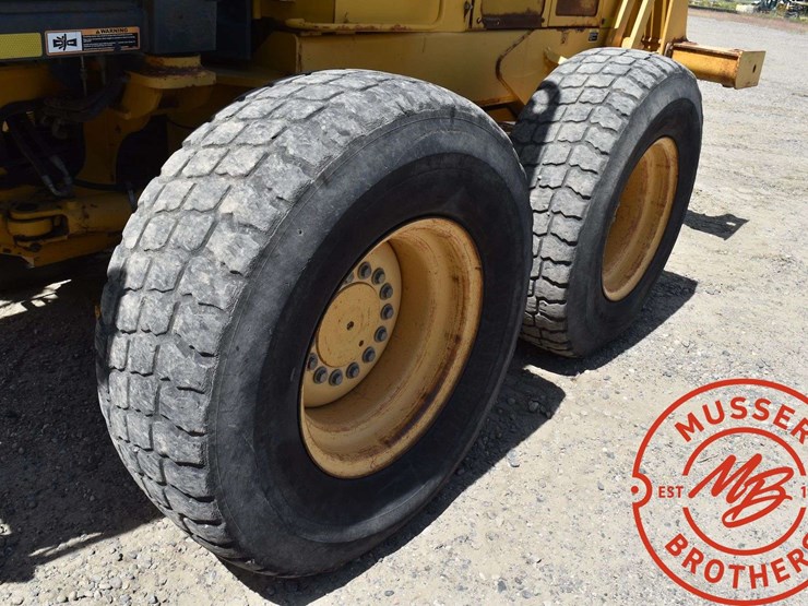 2008-deere-772d-image-45