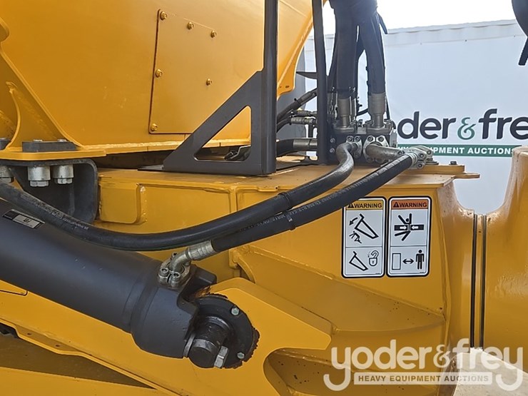 2023-volvo-a25g-image-24