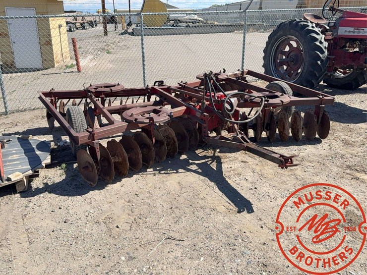 massey-ferguson-52-image-3
