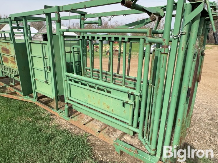 real-tuff-portable-working-chute-w/-crowding-tub-image-15