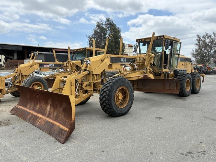 2004-caterpillar-143h-vhp-image-1