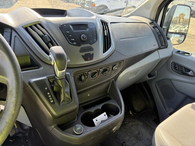 2017-ford-transit-image-16