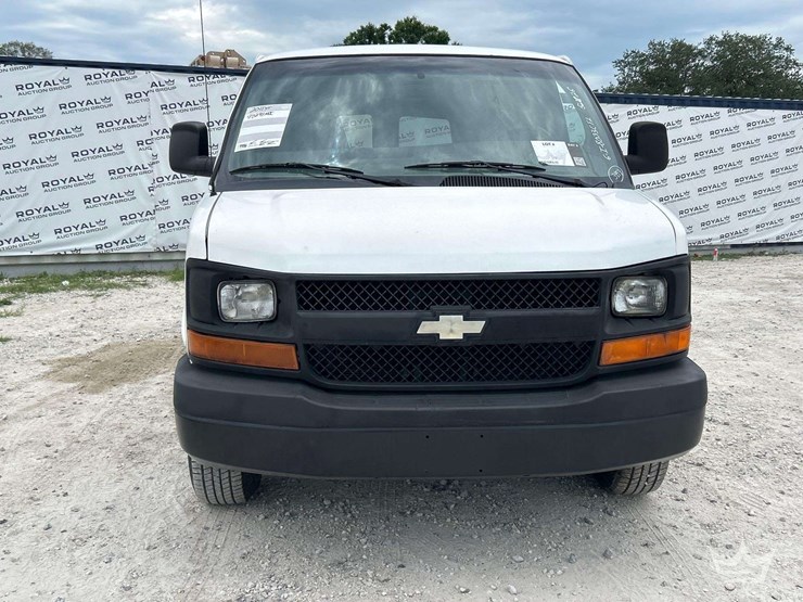 2011-chevrolet-express-2500-image-28