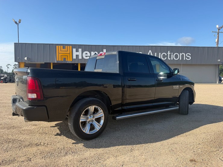 2014-dodge-ram-1500-image-3