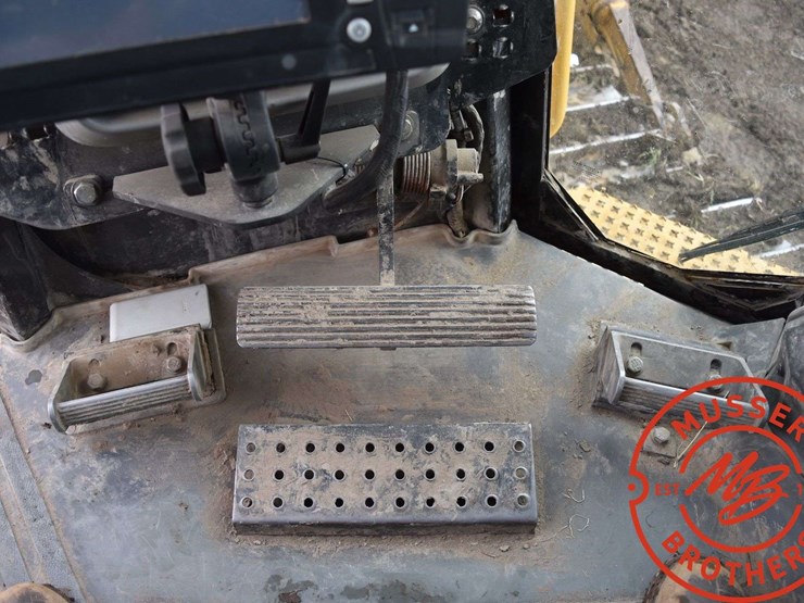 2010-caterpillar-d7e-image-70