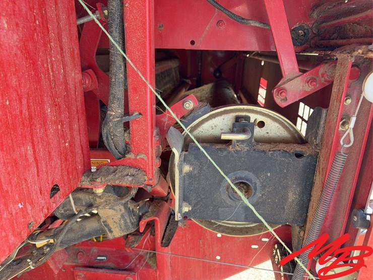 new-holland-br7090-image-18