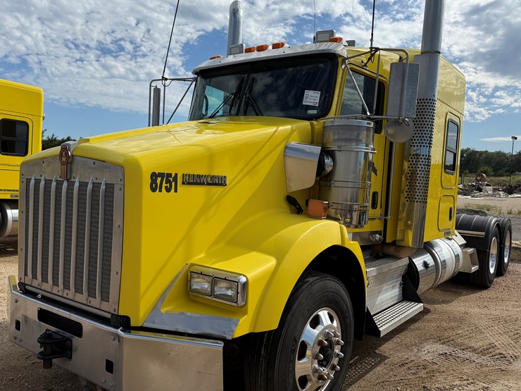 2014-kenworth-t800-image-1