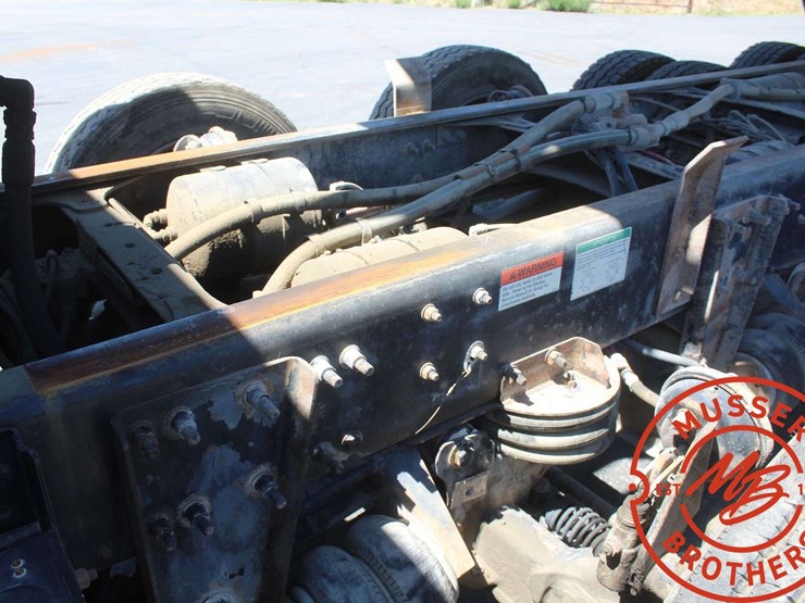 2006-sterling-l9500-image-38