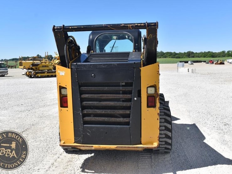 2021-caterpillar-262d3-image-16
