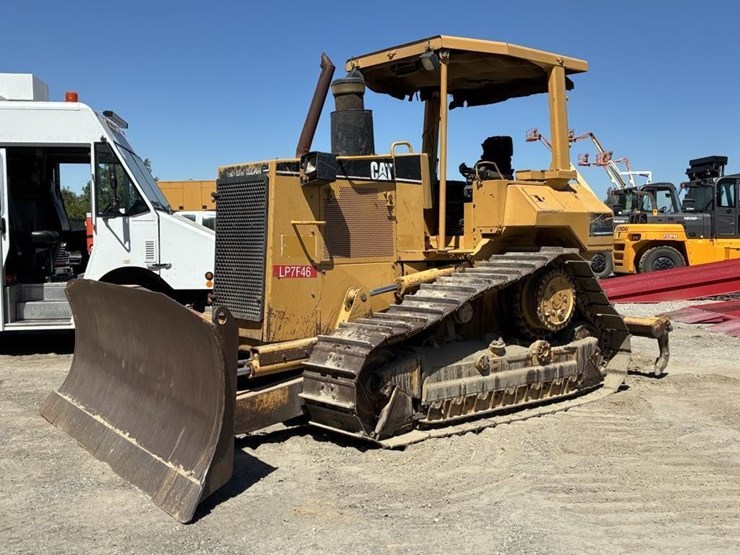 2000-caterpillar-d5m-image-1