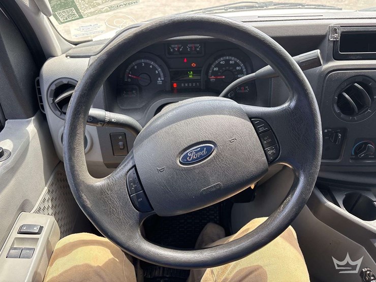 2014-ford-e-150-cargo-van-image-9