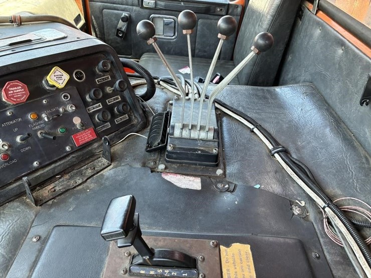 1993-volvo-xpeditor-image-18
