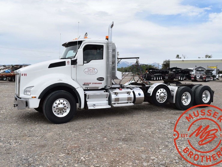 2016-kenworth-t880-image-3
