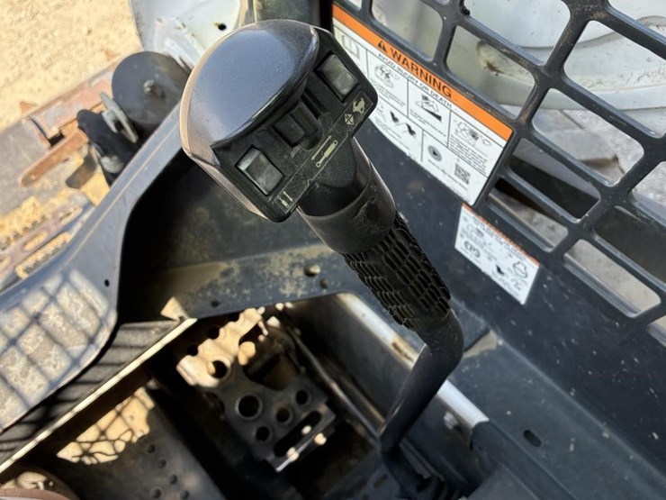 2008-bobcat-s570-image-16