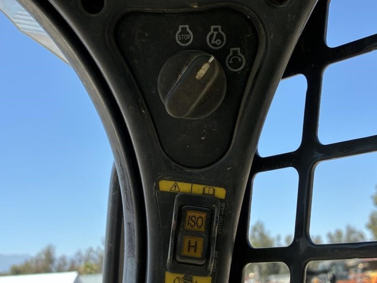 2022-bobcat-t450-image-19