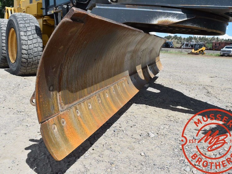 2008-deere-772d-image-28