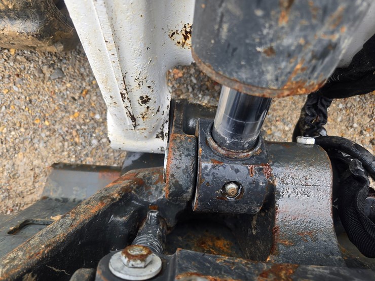 2023-bobcat-t76-image-65