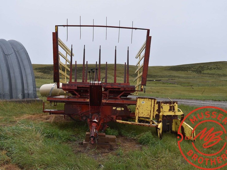 new-holland-1033-image-2