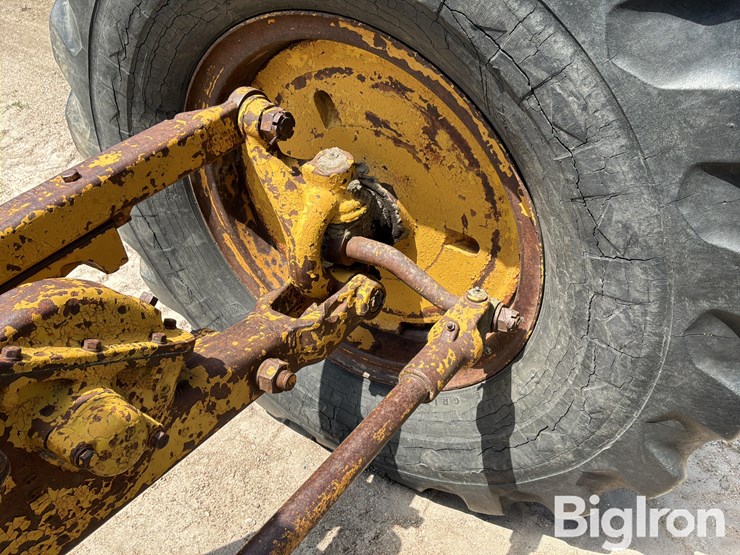 caterpillar-12-image-19