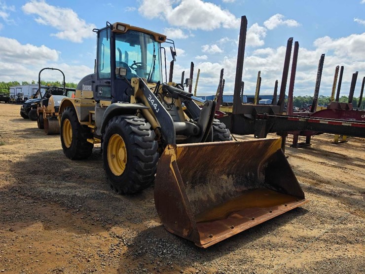2012-deere-344j-image-4