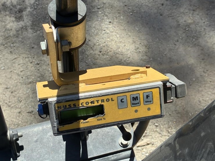 2009-caterpillar-cb-434d-image-20
