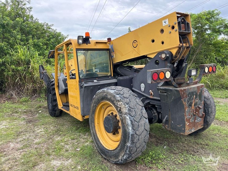 caterpillar-tl943-image-2