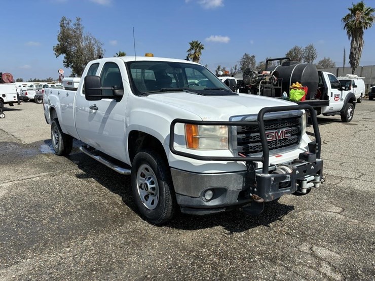2012-gmc-3500hd-image-2