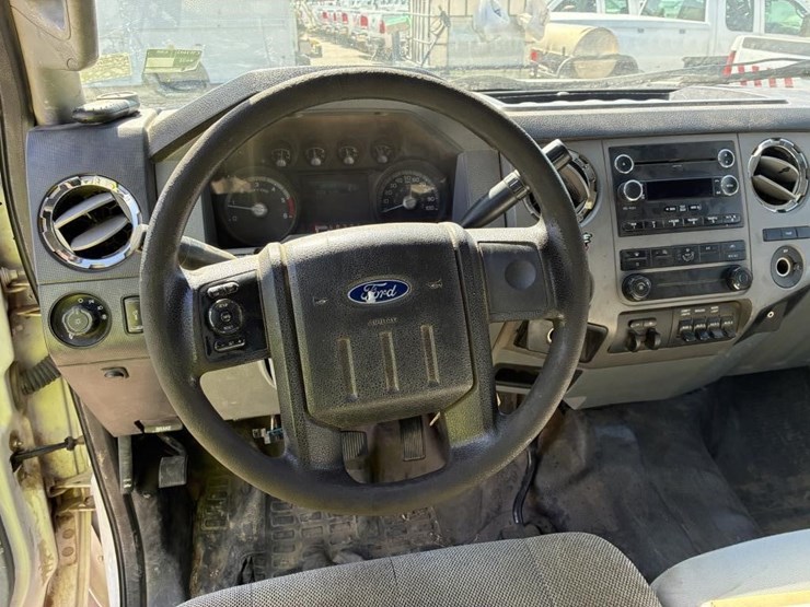 2012-ford-f550-image-15