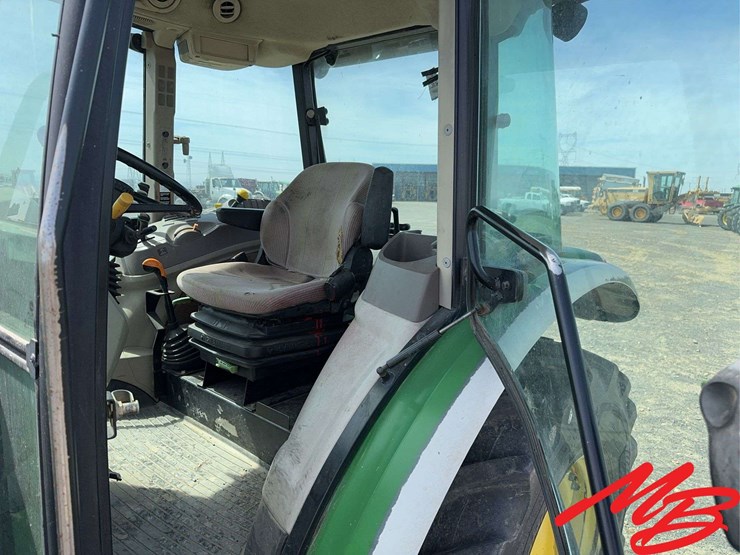2012-john-deere-5100m-image-26