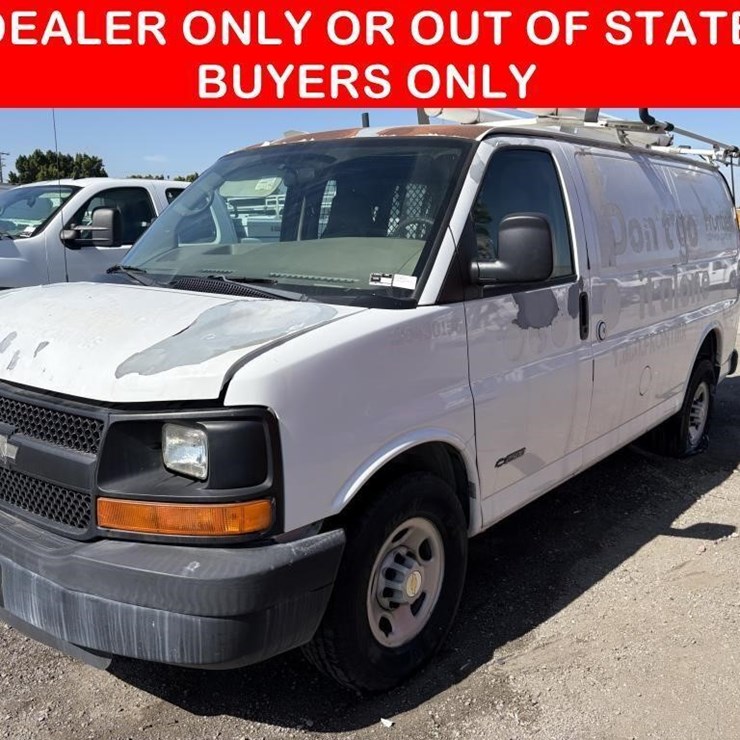 2004 CHEVROLET EXPRESS 2500