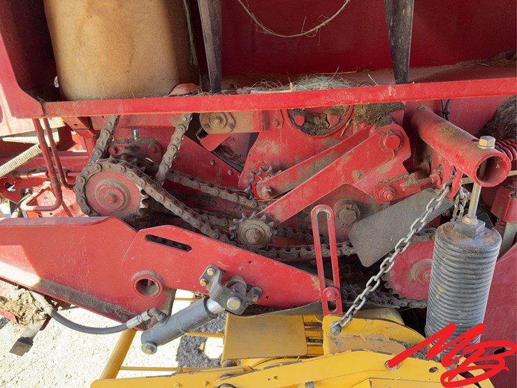 new-holland-br7090-image-12