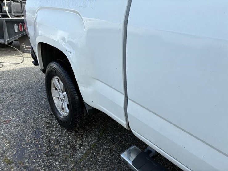 2016-gmc-canyon-image-8