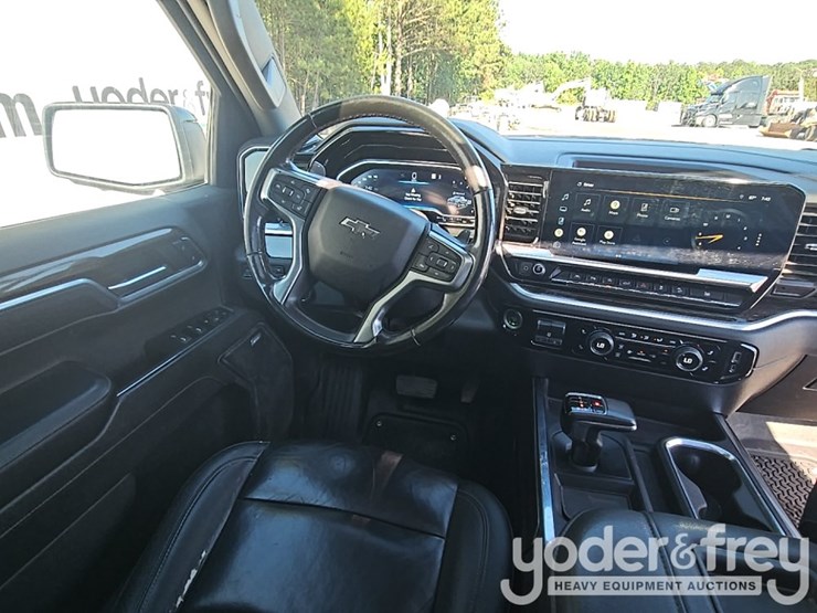2022-chevrolet-1500-image-49