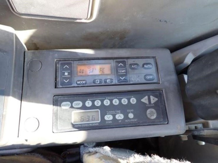 2009-deere-270d-lc-image-14