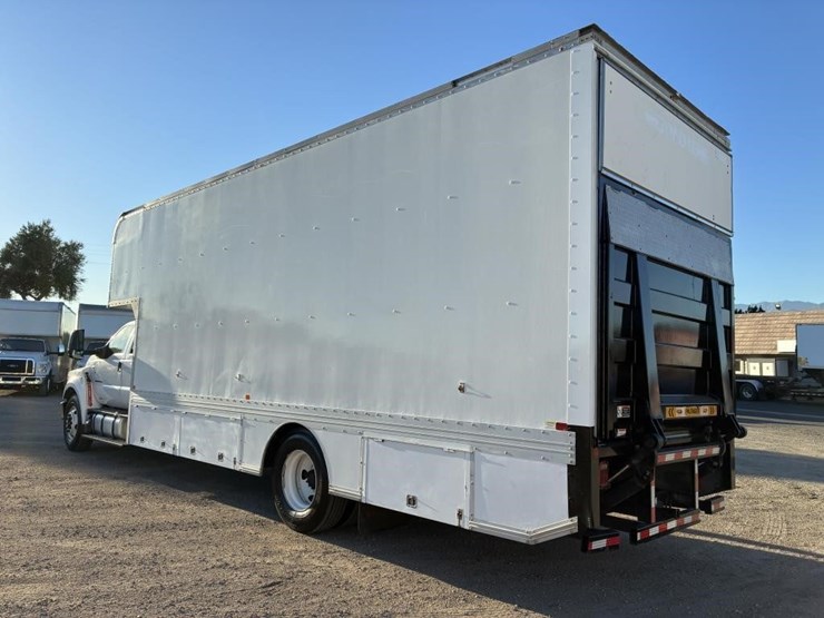 2016-ford-f650-xlt-image-4