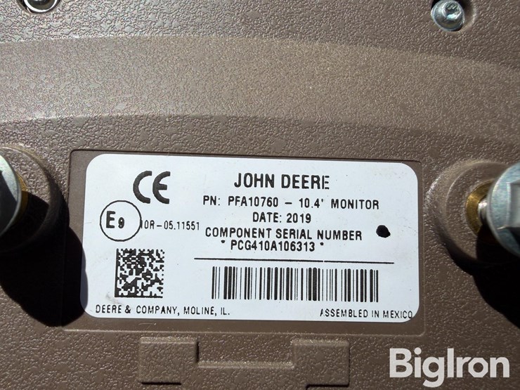 2019-john-deere-10-image-15
