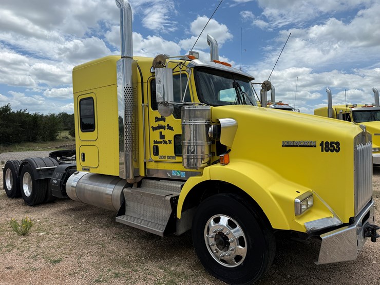 2015-kenworth-t800-image-3