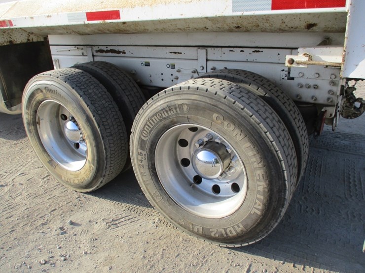 2013-peterbilt-367-image-25