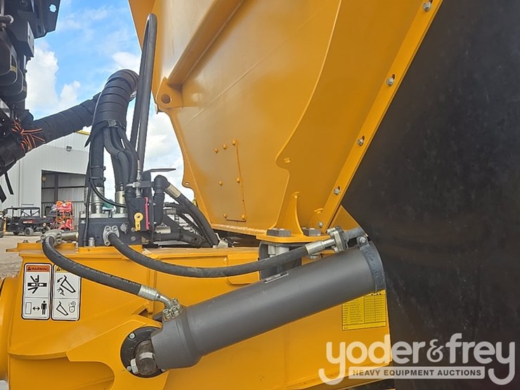 2023-volvo-a25g-image-16