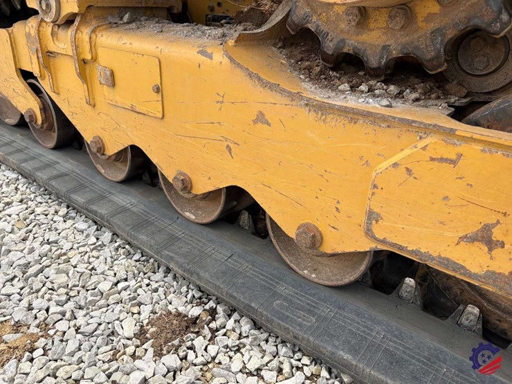 2022-caterpillar-259d3-image-18