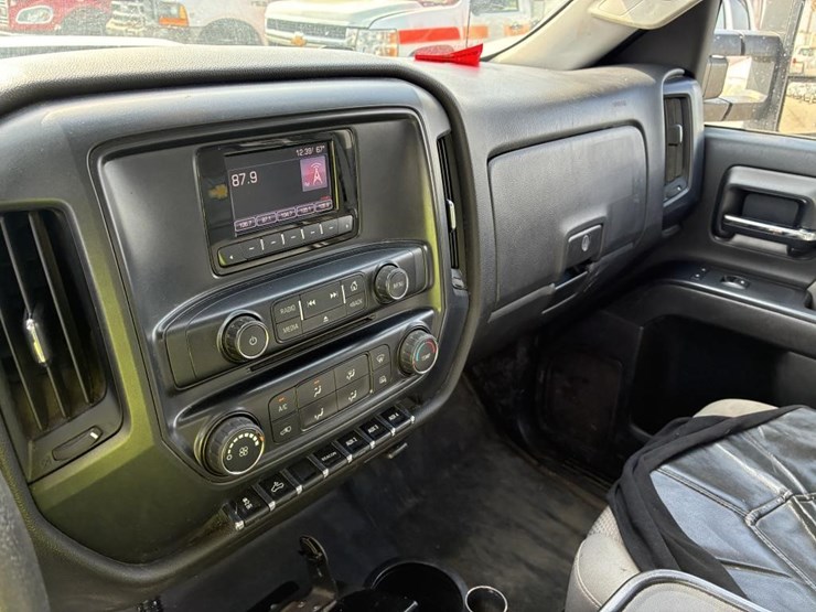2015-gmc-3500hd-image-17