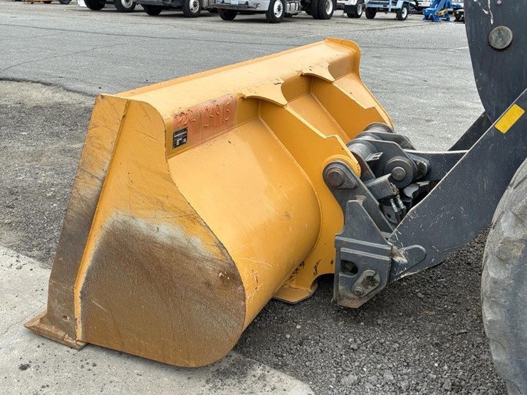 2020-deere-624l-image-8