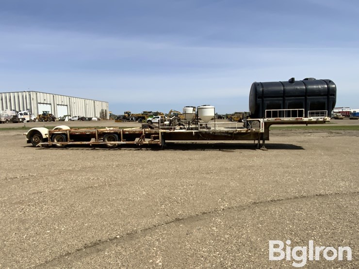 2001-fontaine-dft-5-8048wsaw-tri/a-drop-deck-sprayer-tender-trailer-w/3200-gal-tank-image-4