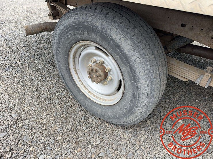 2000-chevrolet-k3500-image-11