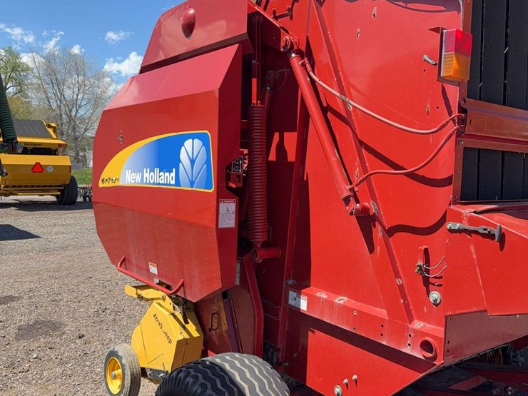 new-holland-br7090-image-8