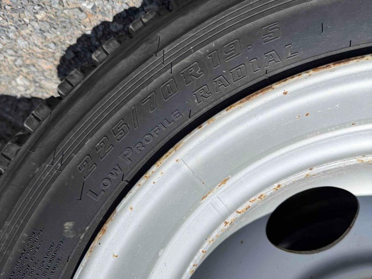 2000-chevrolet-3500-image-9