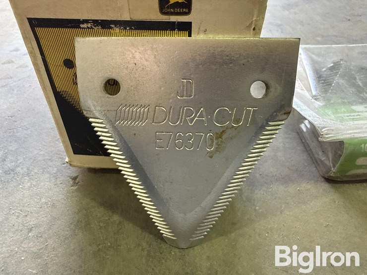 john-deere-assorted-header-parts-image-13