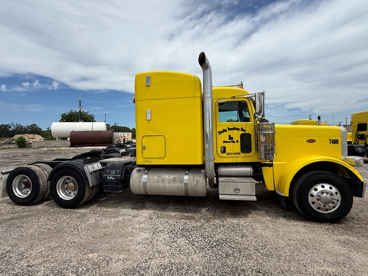 2013-peterbilt-389-image-4